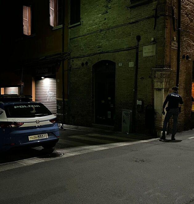 Ferrara, furto di sera al panificio Cappelli, ma il ladro deve fuggire