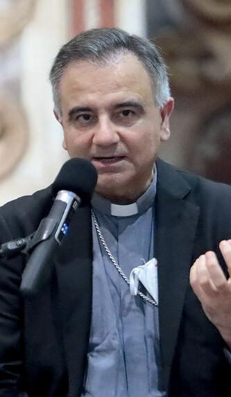 Modena Chiesa di San Benedetto Abate, sollevati i parroci don Braglia e Mikoda