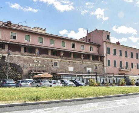 Gli alberghi cittadini sono in ginocchio: in 15 pensano di chiudere in inverno