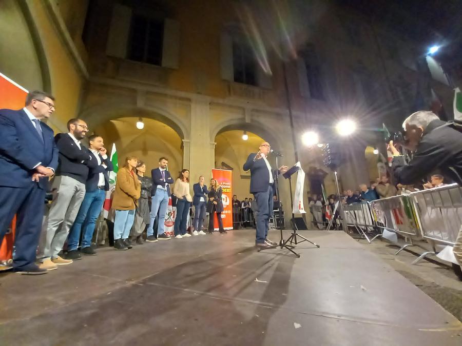 
	Il comizio di Nicola Zingaretti in piazza del Comune

