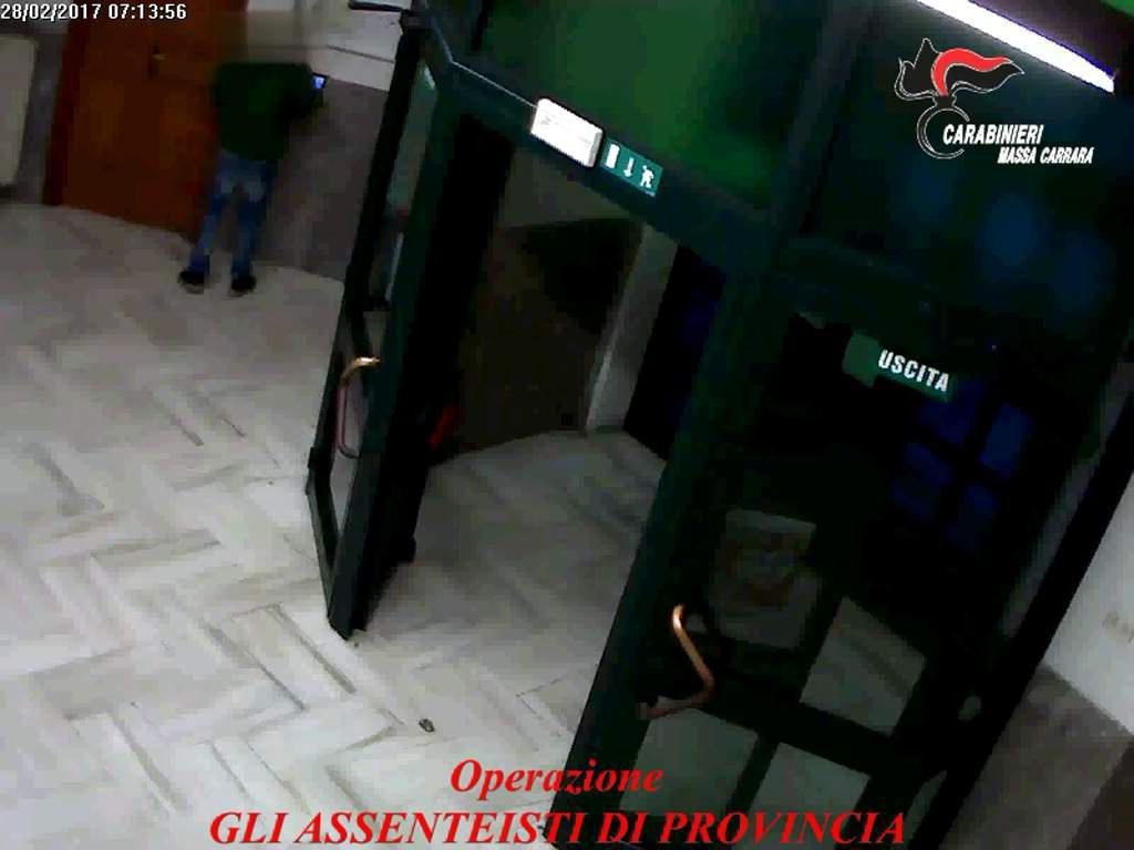 Furbetti del cartellino, a processo 37 dipendenti – Tutti i nomi