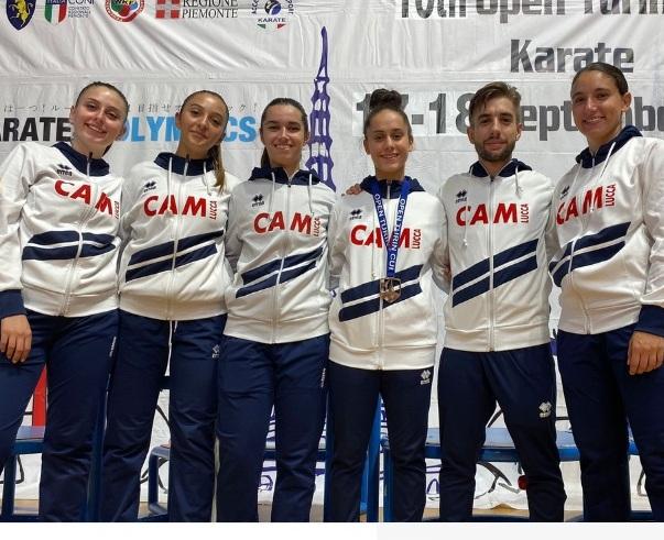 Foto di gruppo per gli atleti del Cam Lucca