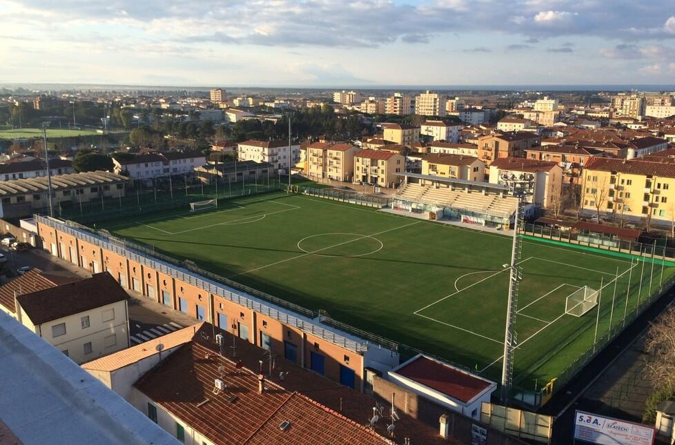 Una vista aerea dello stadio Loris Rossetti di Cecina