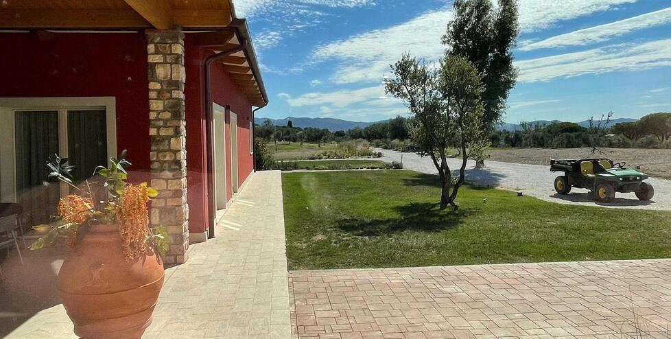 Lavori al golf resort bloccati, il proprietario annuncia il ricorso al Tar