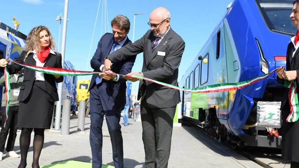 Debutto internazionale a Berlino per il Blues, il treno ibrido di Hitachi Rail nato a Pistoia Il Debutto internazionale a Berlino per il Blues, il treno ibrido di Hitachi Rail nato a Pistoia Il