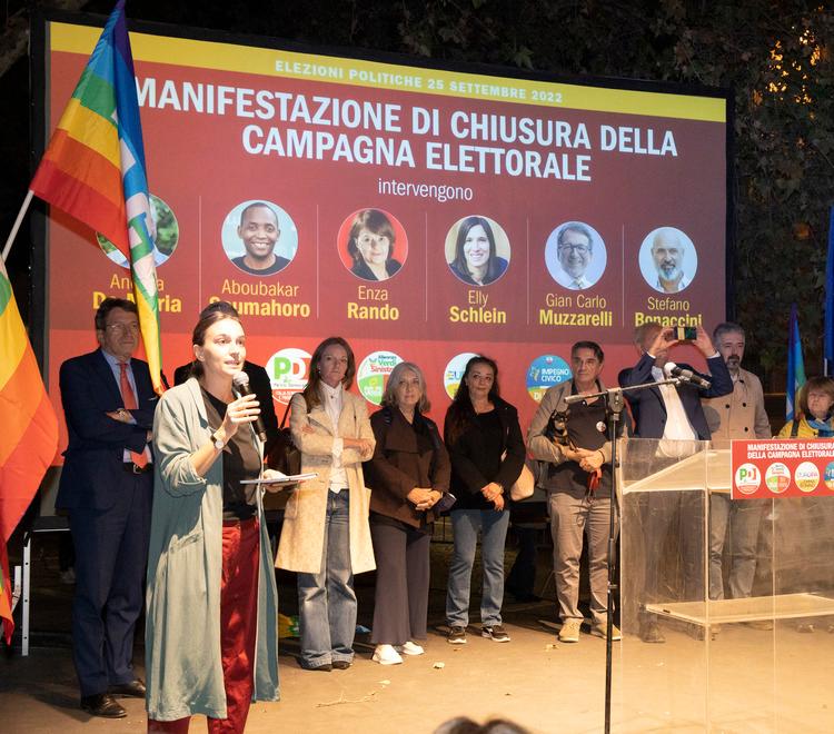 Modena. In mille in piazza per il centrosinistra «Siamo orgogliosi» 
