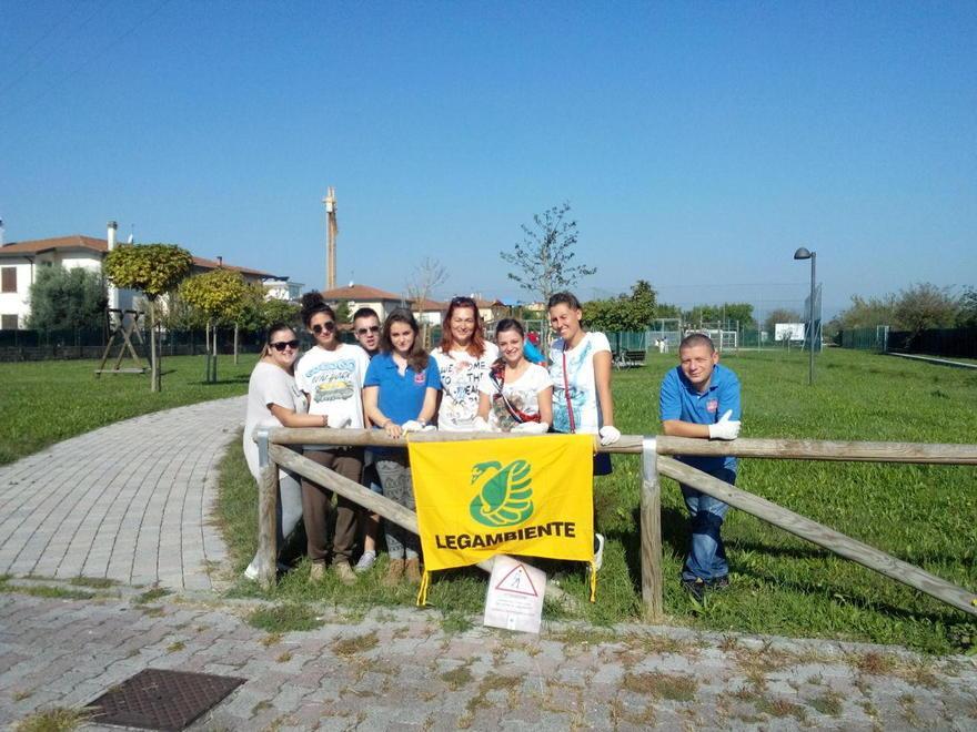 Ripulite le mura di Casa Banti dai ragazzi del liceo Checchi 
