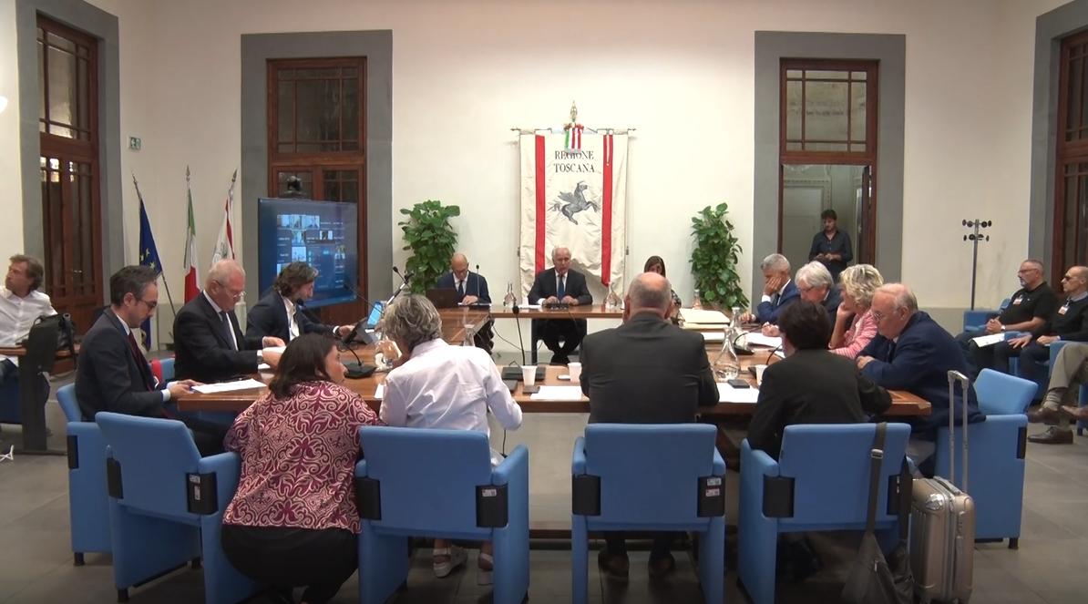 Un momento della prima seduta della conferenza dei servizi chiamata a valutare il progetto Snam