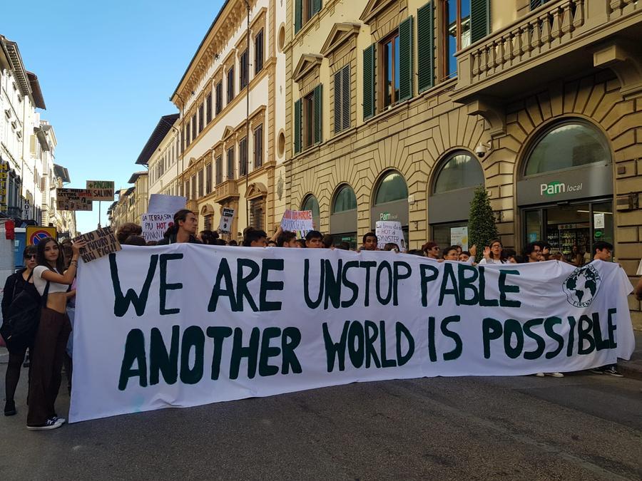 Firenze, giovani in corteo con Fridays for future 