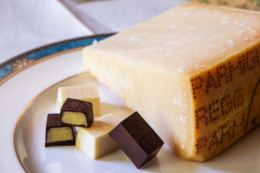 Nascono le praline di cioccolato al parmigiano reggiano
