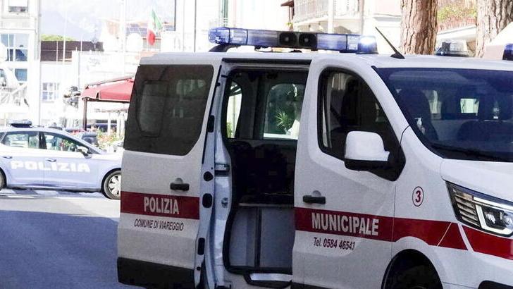 Viareggio, anziana investita da un’auto in via Aurelia