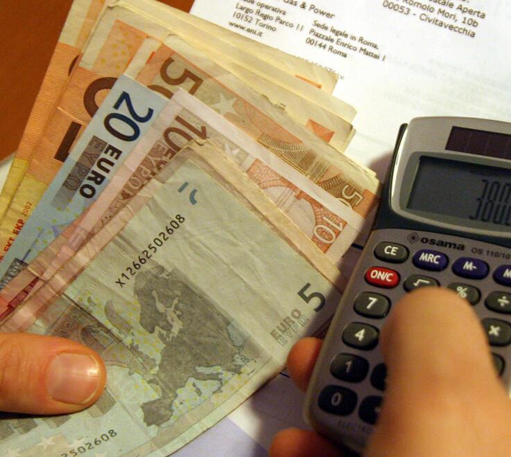 Bollette, allarme rosso dalle associazioni modenesi: «Aumenti fino al 700%» 