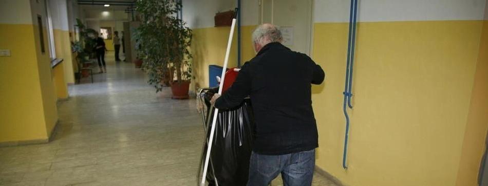 La mancanza di collaboratori scolastici nei plessi pratesi e non solo è diventata una vera e propria emergenza