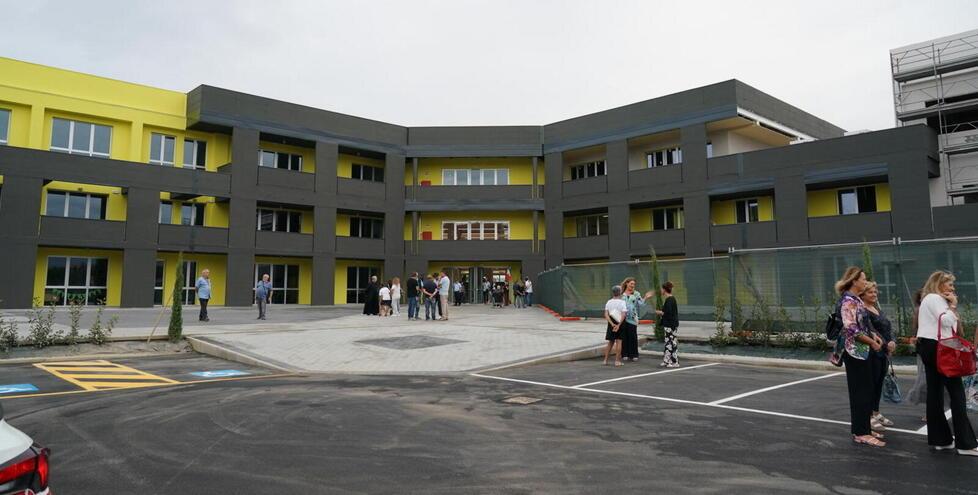 Elementari Saffi, i genitori chiedono il cambio di orari