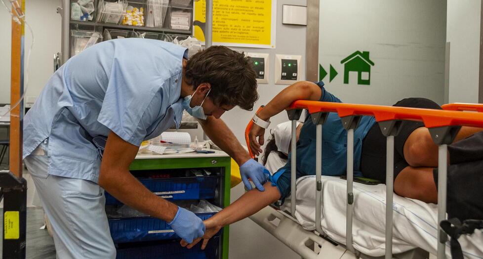La resistenza del pronto soccorso del Versilia. I medici: provati, ma non molliamo 