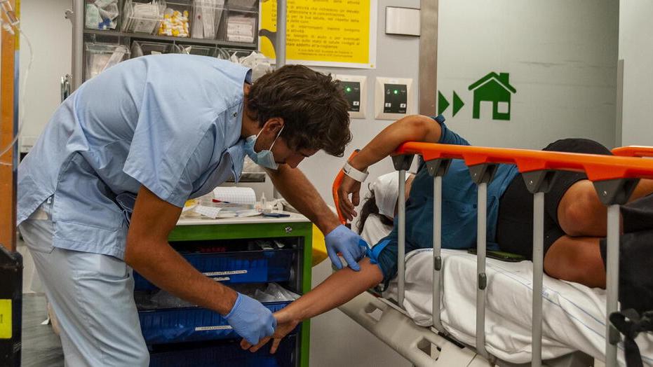 La resistenza del pronto soccorso del Versilia. I medici: provati, ma non molliamo