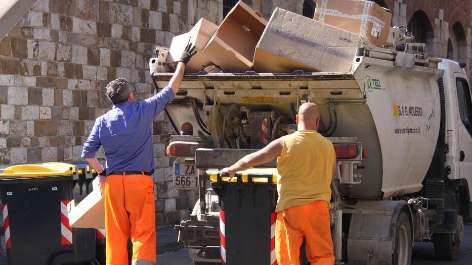Rifiuti, via al nuovo regolamento: multe più pesanti ai trasgressori