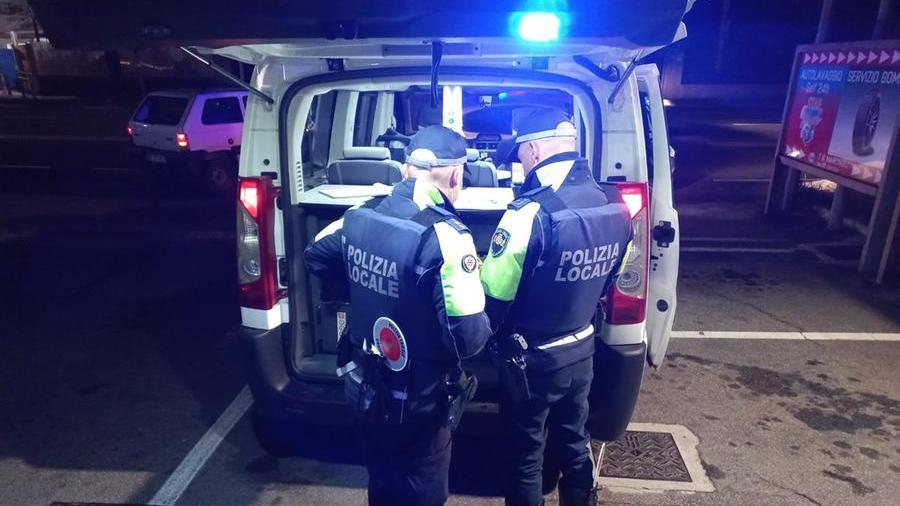 Cagliari, 40enne investito da uno scooter mentre attraversa la strada: è gravissimo