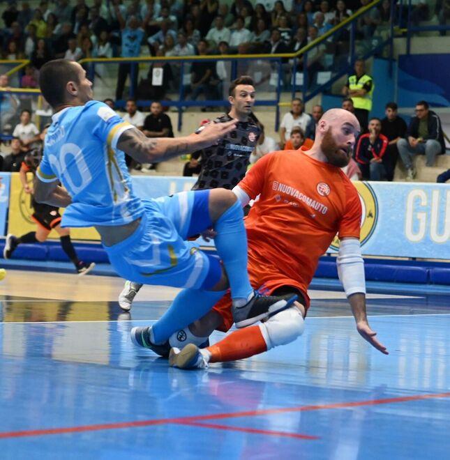 Esordio amaro in A per il Futsal Pistoia travolto in terra napoletana