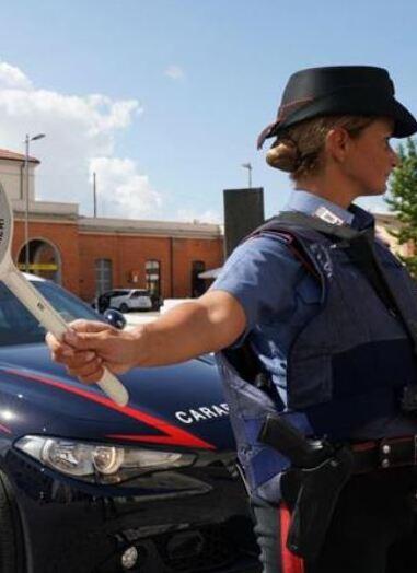 Pontedera, tentano il furto poi folle fuga
