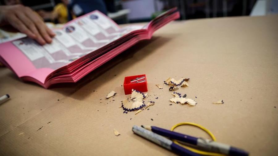 Oltre 2,8 milioni di toscani alle urne. Dal Granducato 20 parlamentari in meno