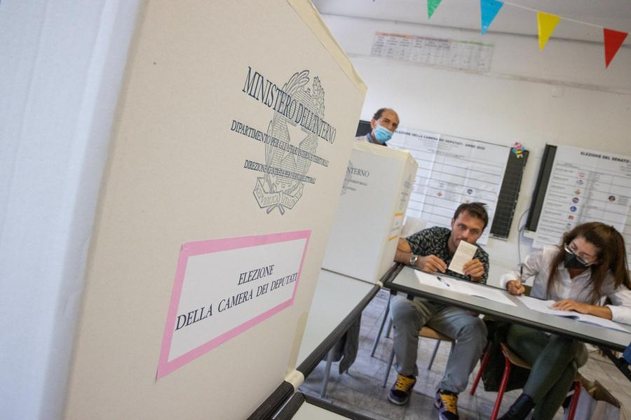 Elezioni, affluenza: alle 23 in Toscana è del 69,75%. In testa la provincia di Firenze