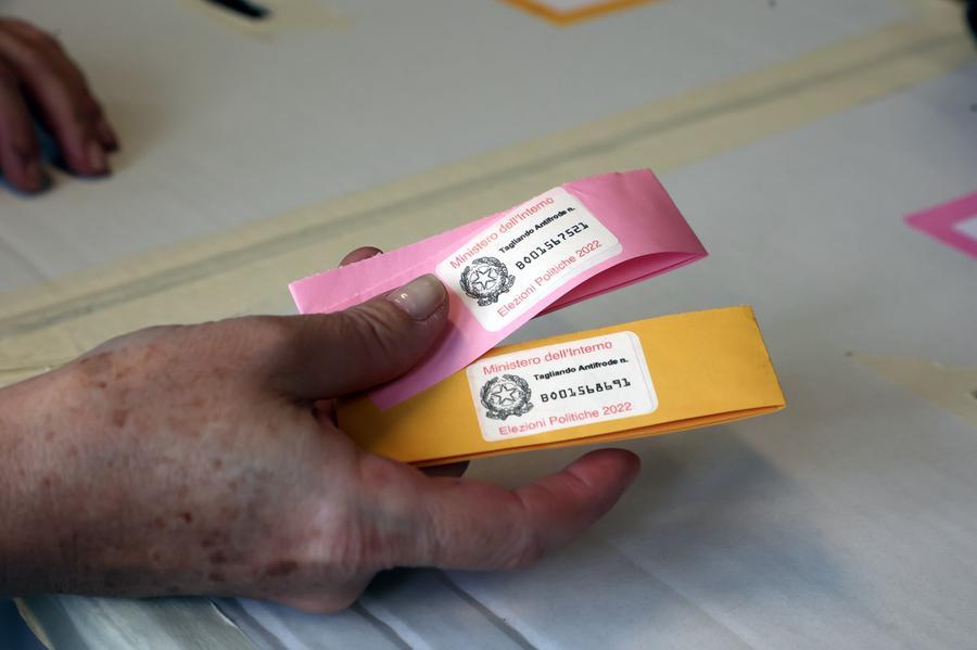 Elezioni, alle 19 affluenza in calo: solo Forte dei Marmi sopra il 60%