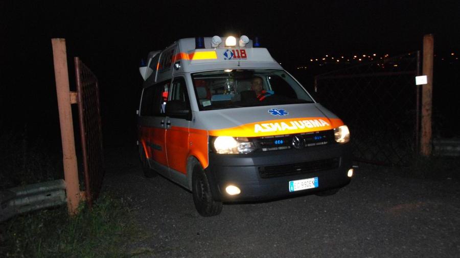 Auto finisce fuori strada fra Santadi e Sant’Anna Arresi: 27enne muore, feriti i 3 amici
