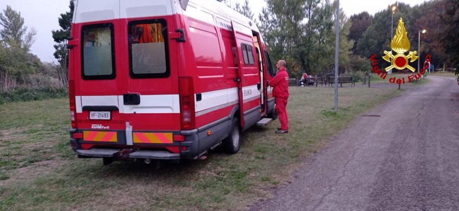 
	Un mezzo dei&nbsp; vigili del fuoco durante le ricerche

