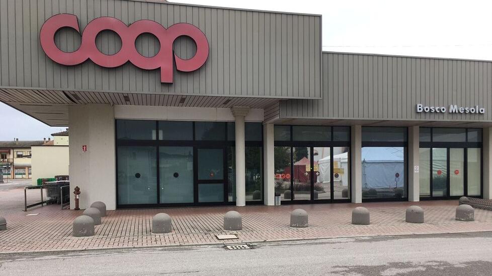 Mesola, irruzione dei ladri alla Coop ma il colpo non frutta nulla