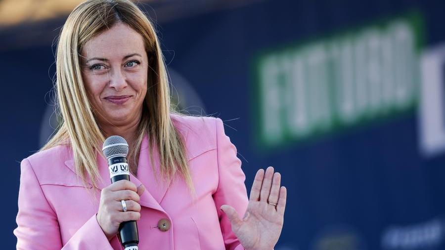 Exit poll - L’Italia vira a destra Meloni fa volare Fdi, Centrodestra sopra il 40% La coalizione avrebbe la maggioranza assoluta