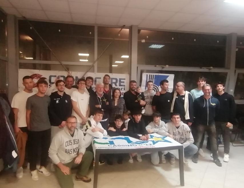 Gli atleti e lo staff del Cus Pisa Basket