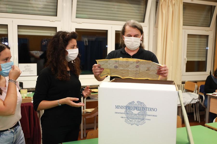 Il centrodestra si prende anche l'Emilia-Romagna Il Pd rimane il primo partito, ma perde nettamente la sfida dei collegi