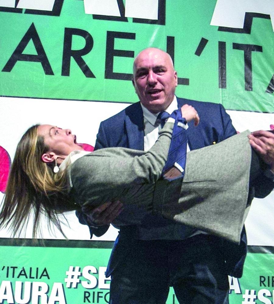 
	Guido Crosetto con Giorgia Meloni

