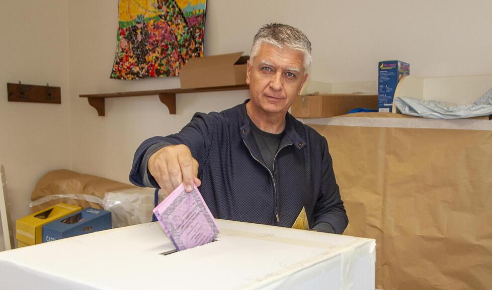 Elezioni, terremoto Mallegni su Pietrasanta: centrodestra a rischio implosione 