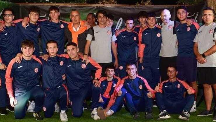 La formazione della Nuovacomauto Futsal Pistoia in occasione della presentazione della società con tutte le altre squadre