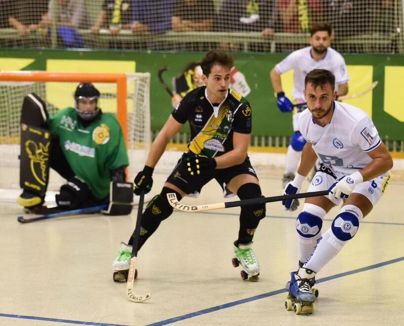 Davide Banini e, dietro, Didac Llobet impegnati a Vercelli (foto Ilaria Pozzato)