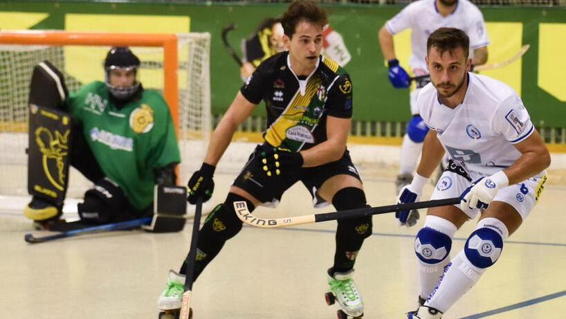 Davide Banini e, dietro, Didac Llobet impegnati a Vercelli (foto Ilaria Pozzato)