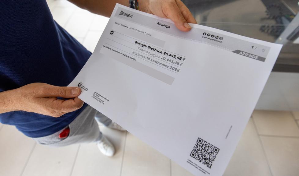 Bollette da bimestrali a mensili. Arera: «Spalmiamo gli esborsi» 