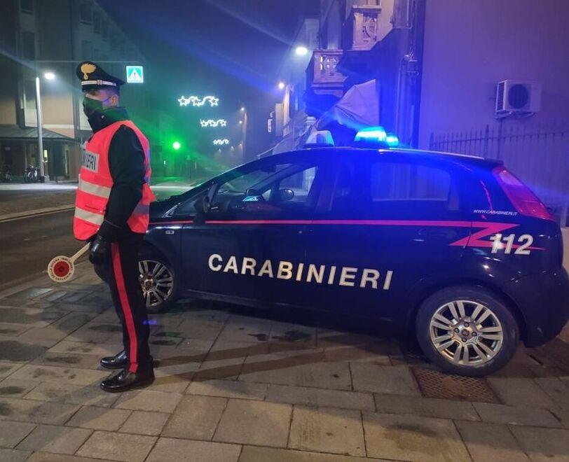 Non paga il conto al ristorante  fugge e dà in escandescenze 