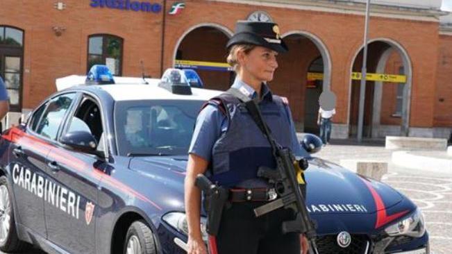 I carabinieri hanno faticato non poco a calmare l’uomo evidentemente alterato dall’alcol