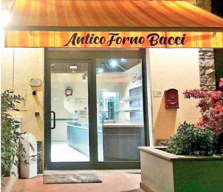 
	L&rsquo;esterno del forno Bacci

