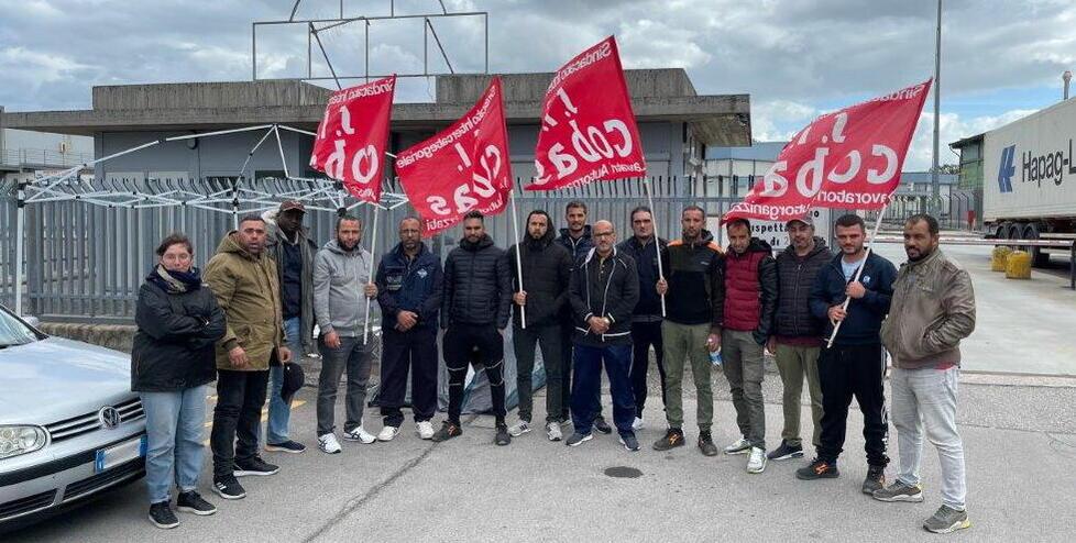 Il sindacato SiCobas sta guidando la protesta di 20 dei 25 lavoratori della logistica