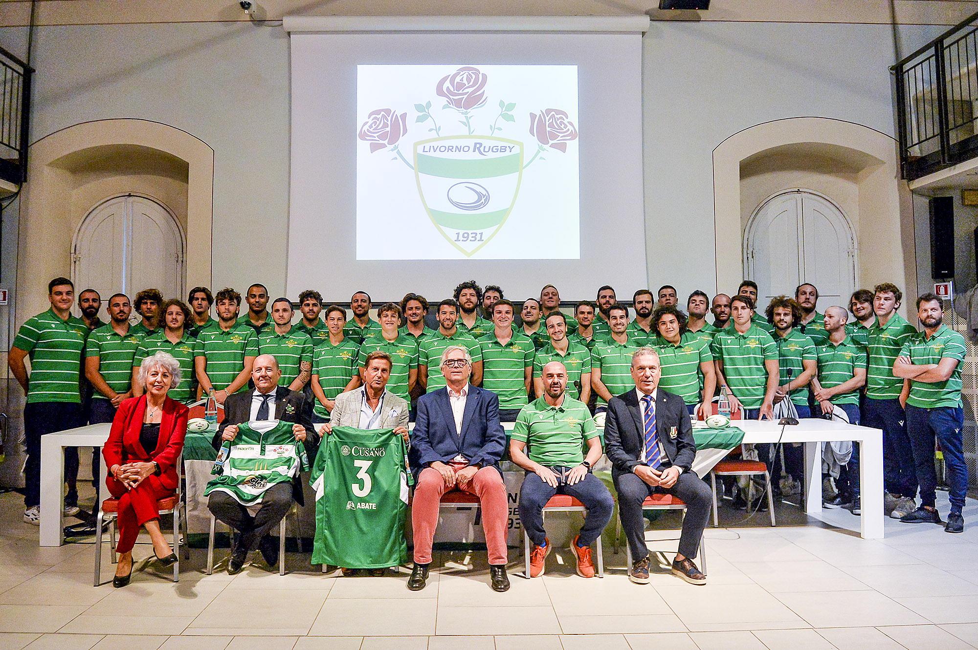 La squadra al completo: domenica il via al campionato