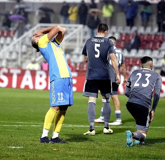 Il rammarico dei giocatori azzurri: nella sfida contro l’Alessandria la Carrarese nella prima ora di gioco ha sciupato parecchie occasioni