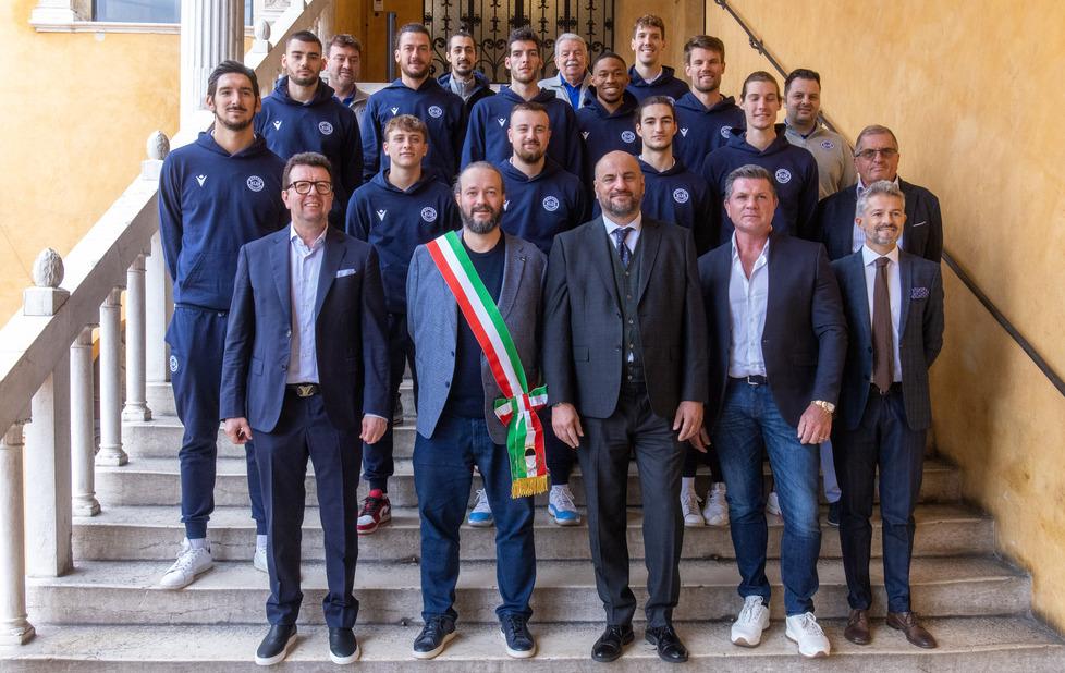 Basket Ferrara, Tassi va a canestro con il Kleb