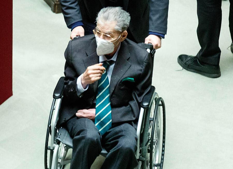 
	Umberto Bossi

