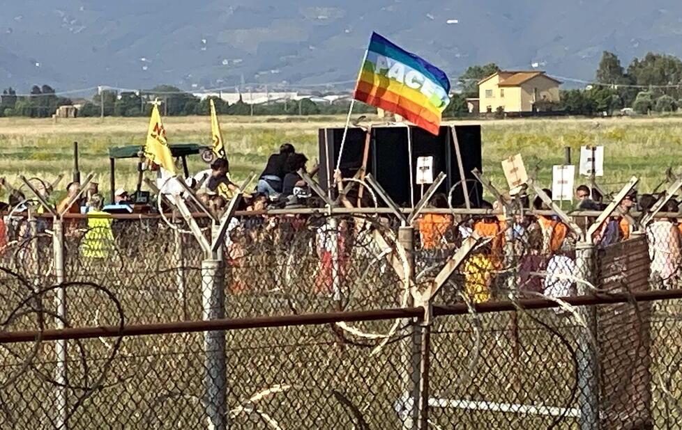 Base militare. Adesso si aspetta l’arrivo del nuovo ministro