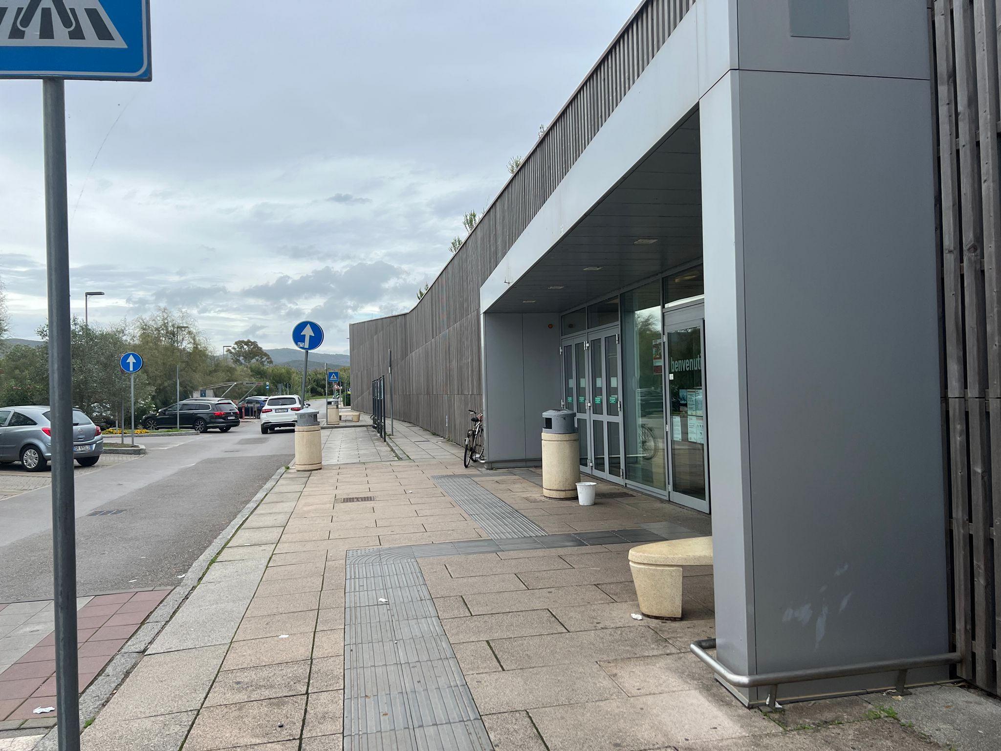 Il piazzale della Coop di Orbetello