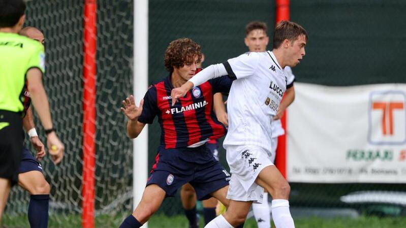 Un momento della partita giocata ieri tra il Tau Calcio e il Flaminia Civita Castellana